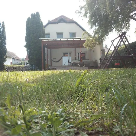 Napsugar50 Vendeghaz Apartmán